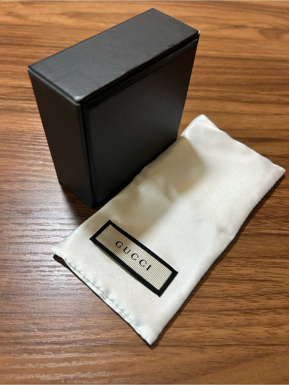 Gucci ring/ jewelry retail box with satin Pouch